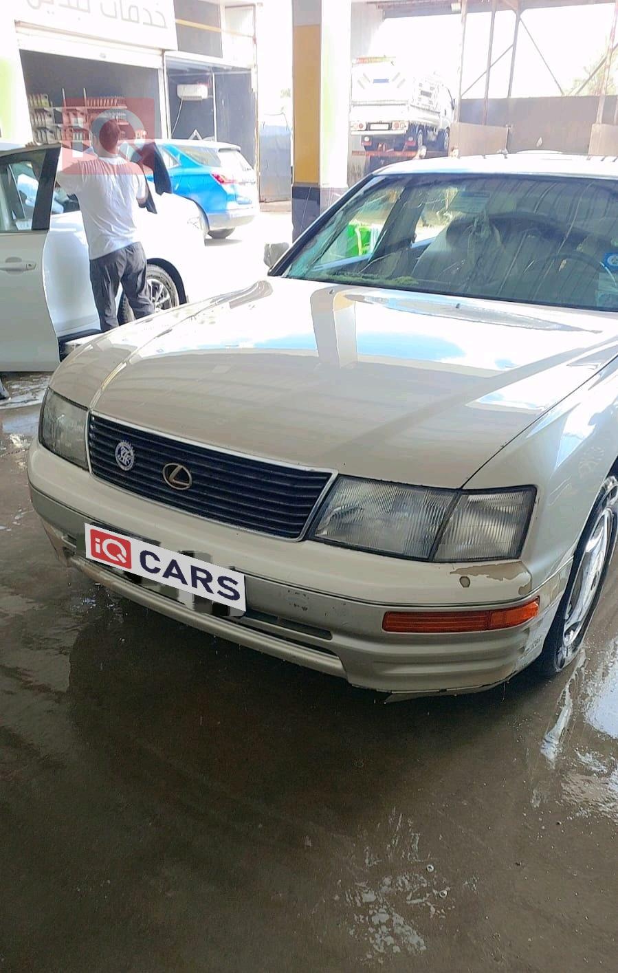 Lexus LS